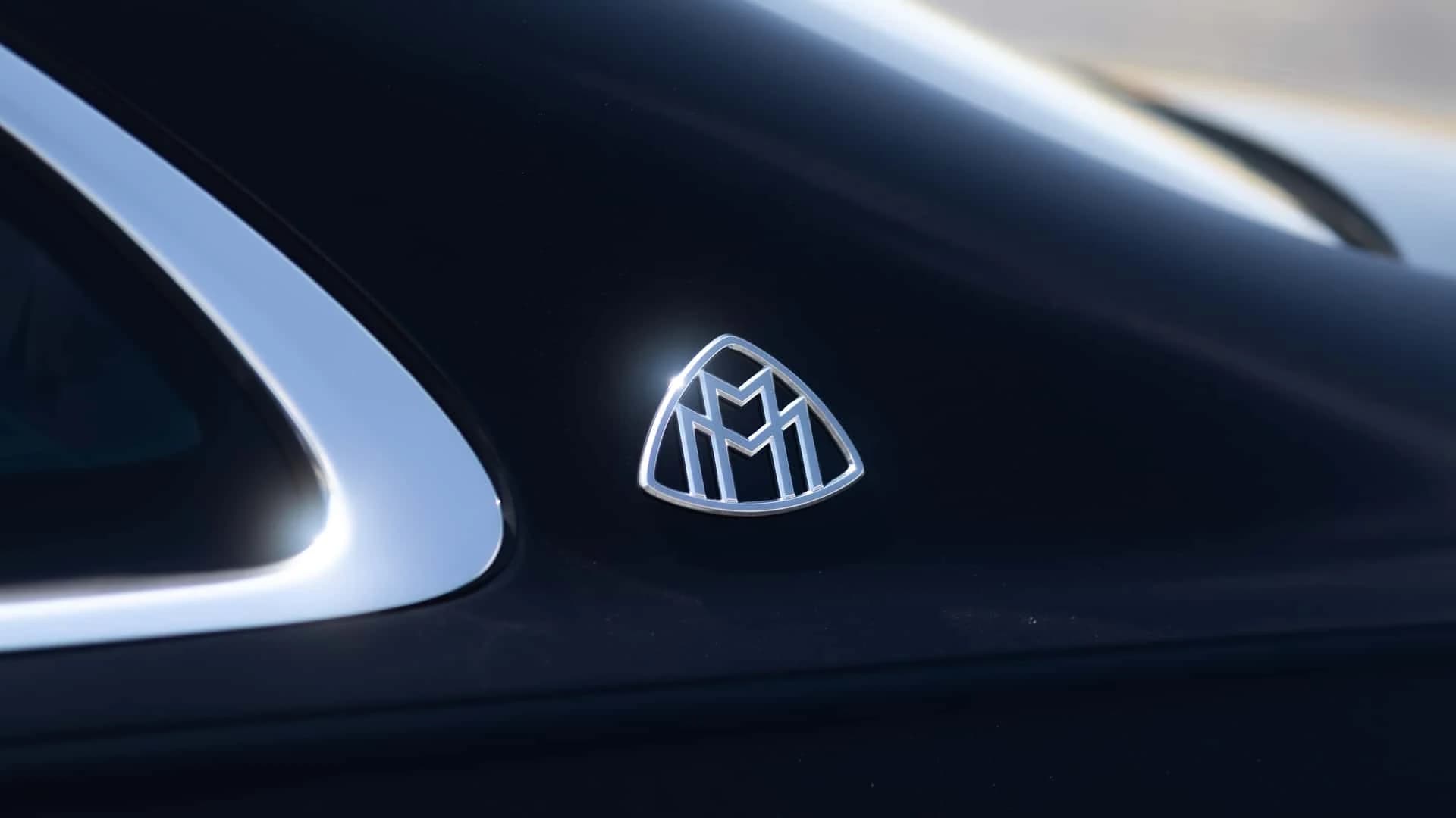 Chrome Maybach emblem on the black C-pillar
